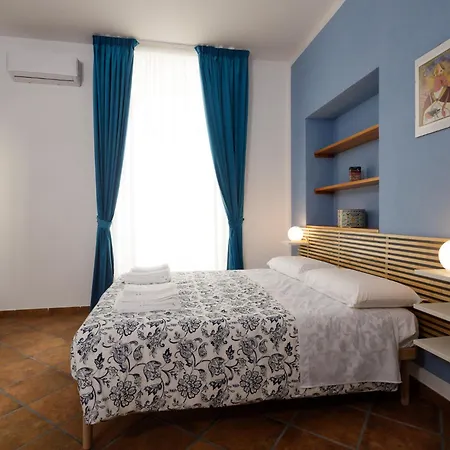 Frankie Sweet نابولي