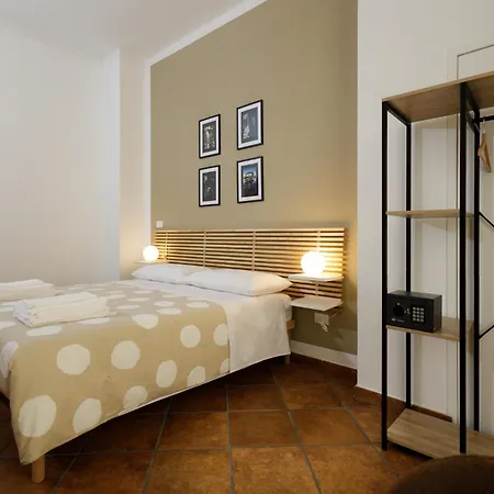 Frankie Sweet نابولي