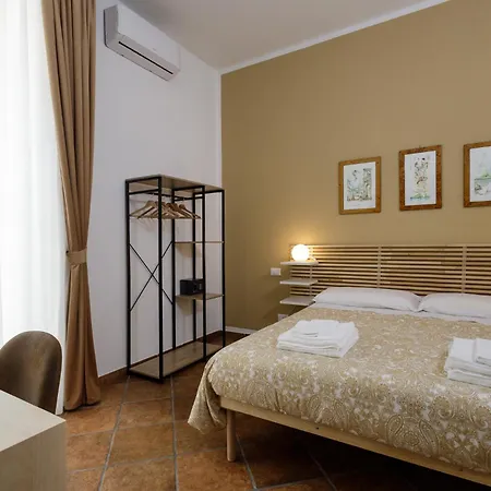 Frankie Sweet نابولي